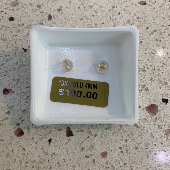10k gold 4mm push back cz Earring round cut - Picture 2 of 3